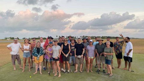 Kiitorata ylitetään Cocos Islands Golf Clubilla kahteen kertaan. Scroungers Golfissa kenttä pelataan yhdessä isossa ryhmässä.