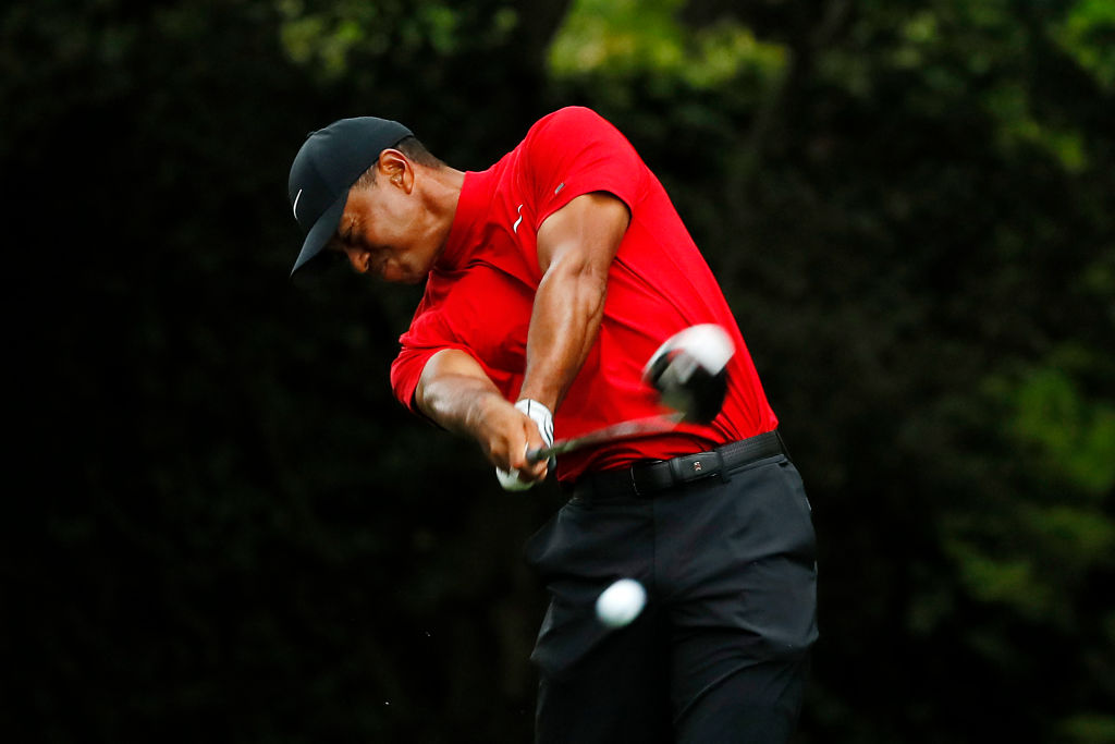 Tiger Woods saavutti Mastersin viidennnen voiton ja 15:n majorien ykköstilansa sunnuntaina.