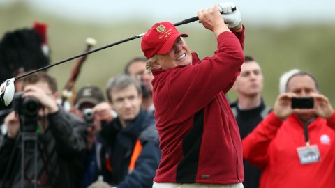 Donald Trump on pelannut golfia etenkin talvikausien aikana Floridan asunnolleen tekemiensä matkojen yyhteydessä omistamiensa resortien kentillä.