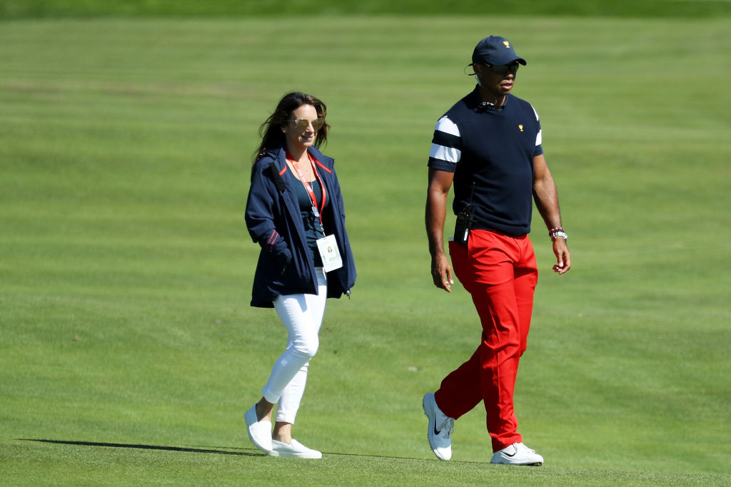 Tiger Woods kierteli tyttöystävänsä kanssa kenttää viime syksyn Presidents Cupissa varakapteenina