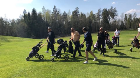 Kristiina Lassila veti Päivässä golfariksi -kursseja Kurk Golfissa kesällä 2019.