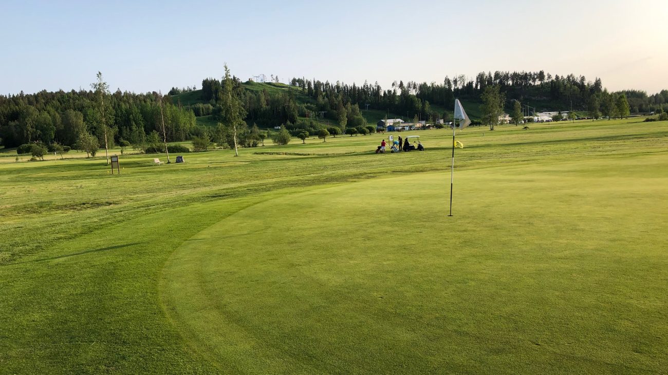 Vihti Golf Club markkinoi vahvasti heinäkuun mittaista pelioikeutta hintaan 99