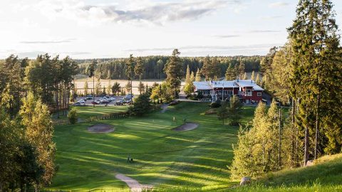 Peuramaa Golf on yksi vilkkaimpia golfkeskuksia Suomessa.
