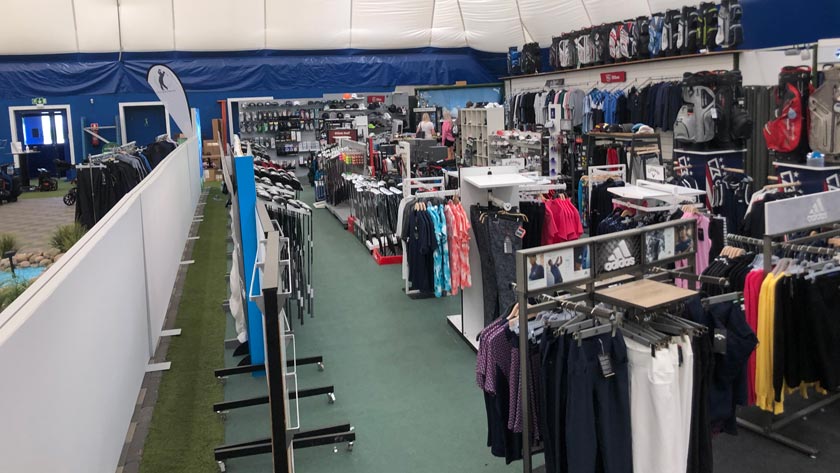 Smart Golfin hyvin varustettu myymälä on avoinna ympärii vuoden Planmeca Golf Areenalla Vuosaaressa