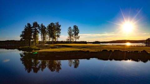 Tahko Golfin Old Course lukeutuu Suomen kauneimpiin kokonaisuuksiin. Kuvassa 12:n viheriö