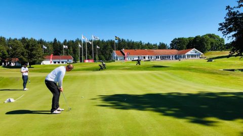 Jack Nicklaus uusi Tukholman pohjoispuolella sijaitsevan Ullnan viheriöt ja nosti Sven Tumban luomuksen golfkenttien aateliin