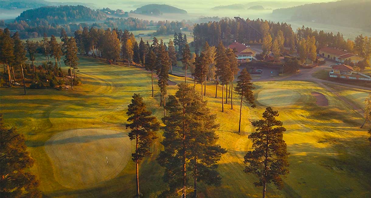 Hill Side Golf sijaitsee kansallismaisemassa Vihdin Jokikunnassa.
