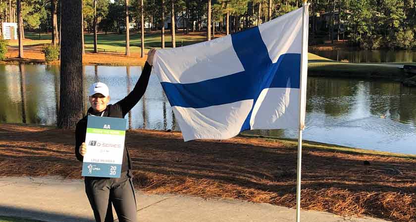 Isä ja avomies kannustivat Matilda Castrénin Suomen lippua apuna käyttäen menetykseen LPGA:n karsinnoissa syksylllä 2019