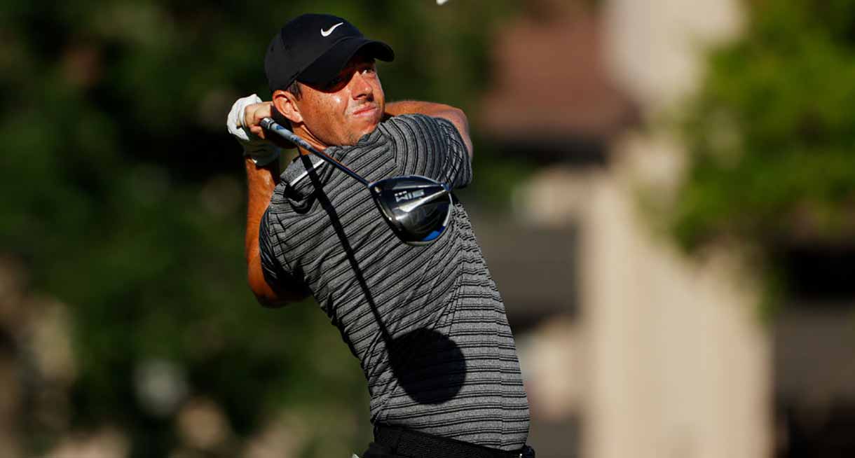 Rory McIlroy nousi huippukierroksen jälkeen suurimmaksi voittajasuosikiksi PGA Tourin paluukisassa.