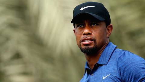 Tiger Woods ei lähde toiselle kierrokselle Dubaissa.