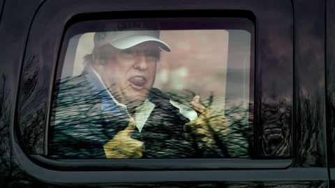 Donald Trump jätti väliin G20-maiden koronavirusta käsitelleen kokouksen ja lähti pelaamaan golfia.